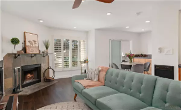 687 Copper Dr, Vista, CA 92083