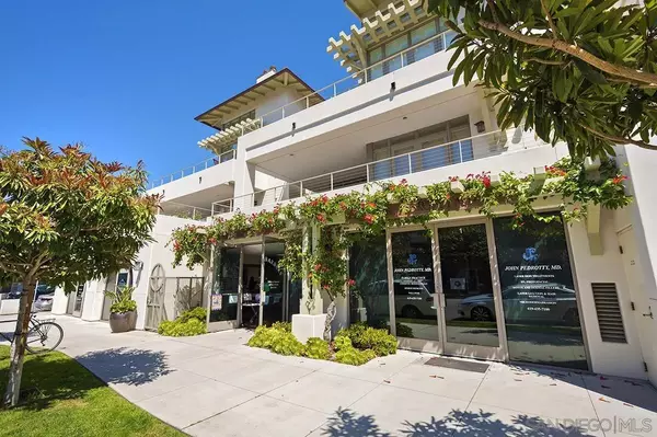 Coronado, CA 92118,1220 1st #205