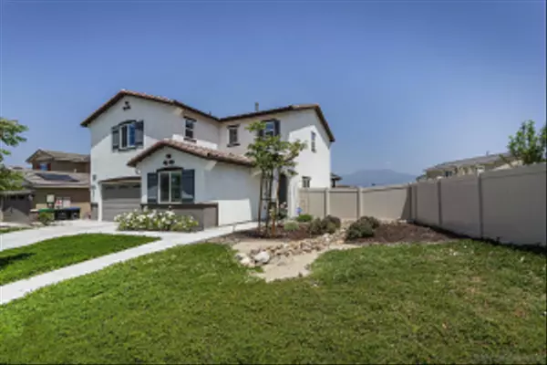 San Jacinto, CA 92582,827 Pine Ave