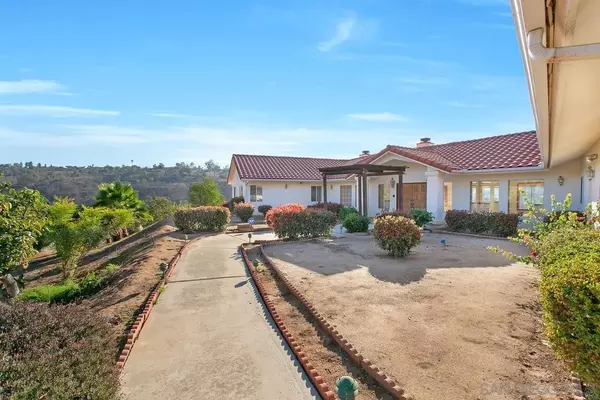 Valley Center, CA 92082,13771 Pauma Vista