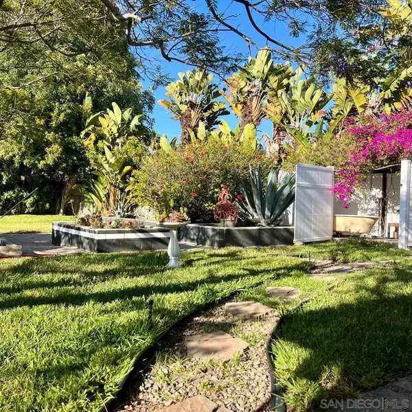 Oceanside, CA 92058,1604 Loretta St