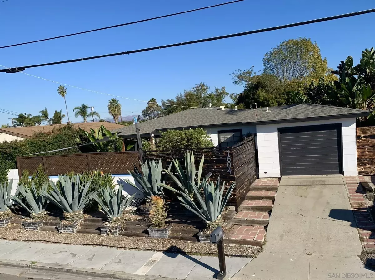 Oceanside, CA 92058,1604 Loretta St