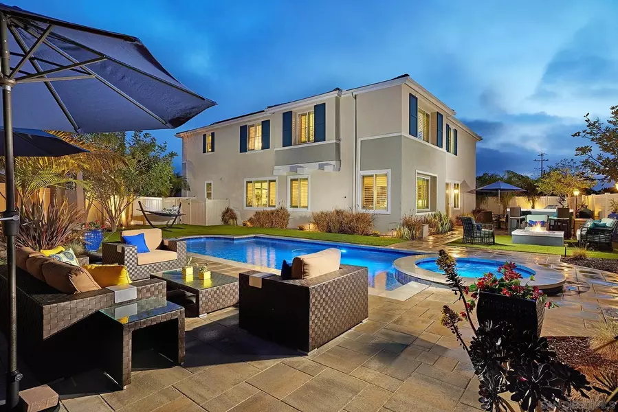 1179 Tesoro Pl, Vista, CA 92081
