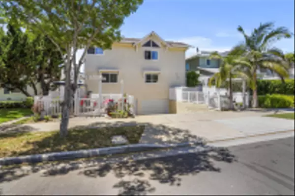 734 E Ave, Coronado, CA 92118