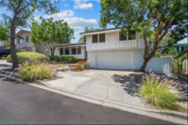 5422 Redding Rd, San Diego, CA 92115