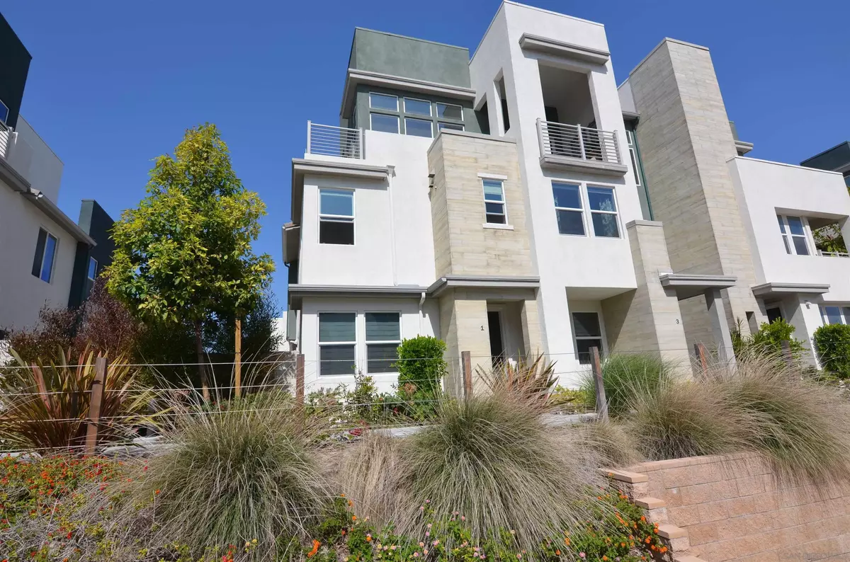 Chula Vista, CA 91915,2088 Tango Loop Unit 1