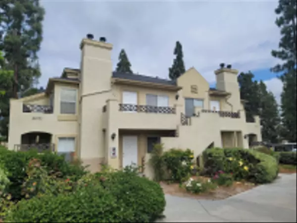 2071 Lakeridge Circle #201, Chula Vista, CA 91913