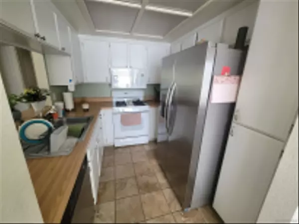 Chula Vista, CA 91913,2071 Lakeridge Circle #201
