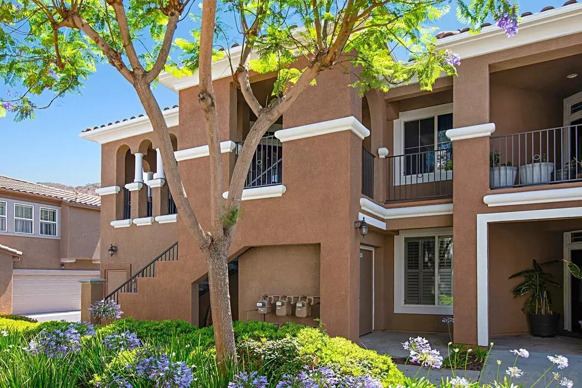 San Diego, CA 92128,12640 Creekview Dr #117