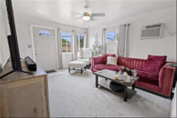 La Mesa, CA 91942,6106-08 Horton Dr.