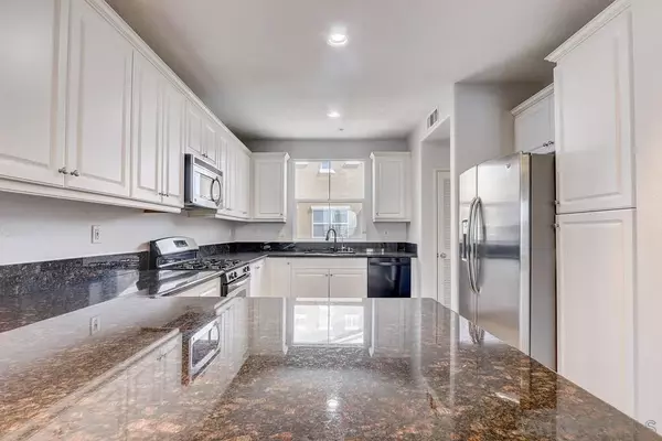 Santee, CA 92071,10225 Daybreak Ln #2