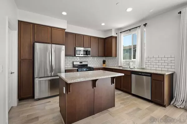 1334 Shoshone Falls Dr, Ramona, CA 92065