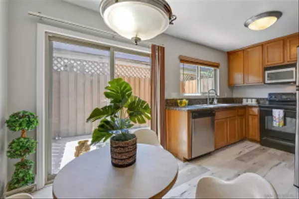 El Cajon, CA 92020,267 S Mollison Ave #9