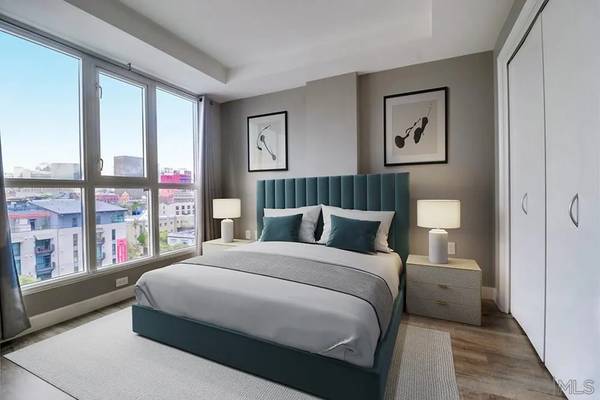 San Diego, CA 92101,875 G St. #706