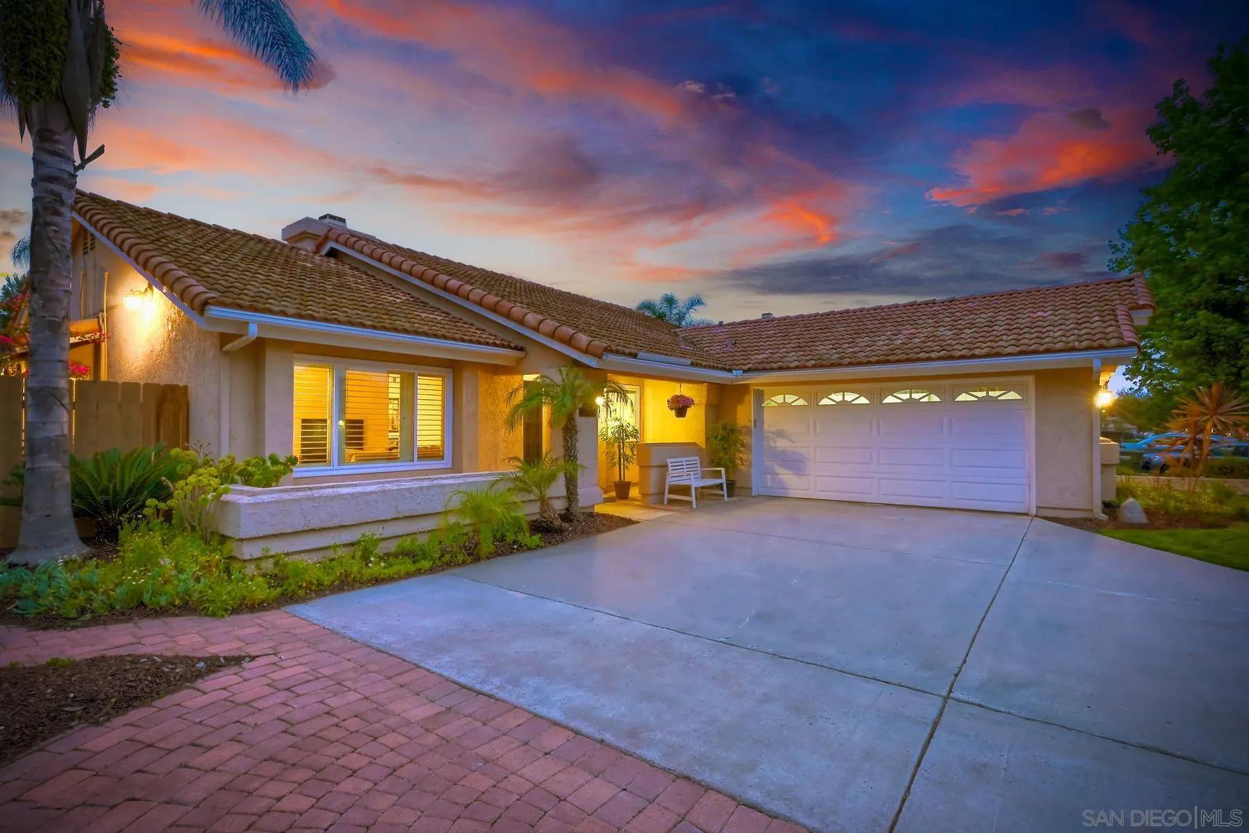 13963 Country Creek Rd, Poway, CA 92064