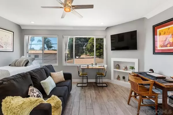 San Diego, CA 92109,840 Turquoise #216