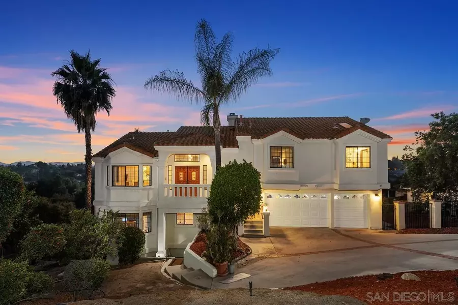 1985 Sorrentino Dr, Escondido, CA 92025