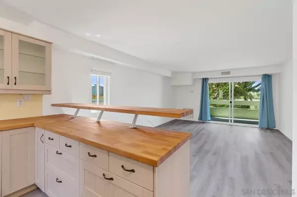 Chula Vista, CA 91910,160 E St #101