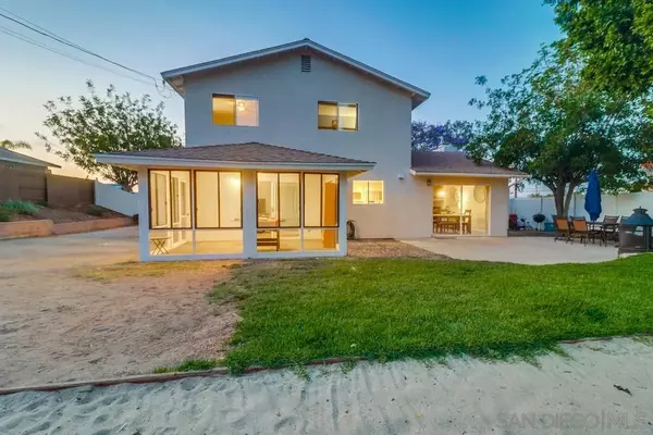 Spring Valley, CA 91977,9943 Via de Oro