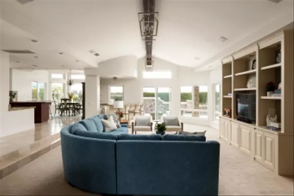 Solana Beach, CA 92075,1301 Via Mil Cumbres