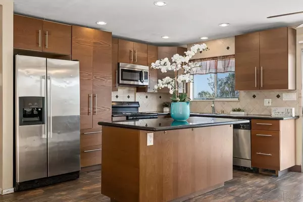 5672 Santa Margarita St, San Diego, CA 92114