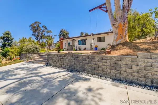 Vista, CA 92084,2202 Bautista Ave.