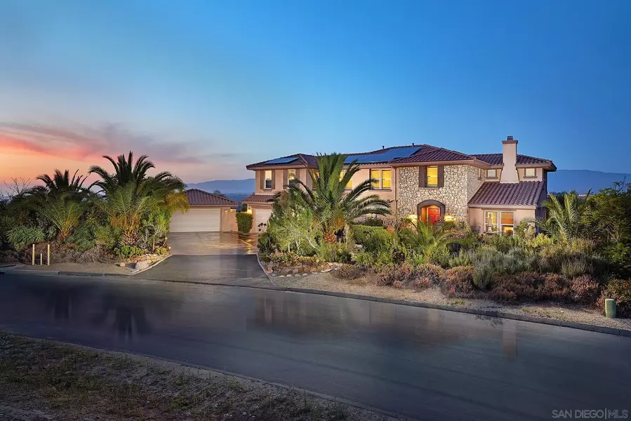 13284 JACARANDA BLOSSOM DR, Valley Center, CA 92082