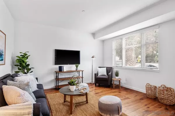 Encinitas, CA 92024,215 2nd St #102