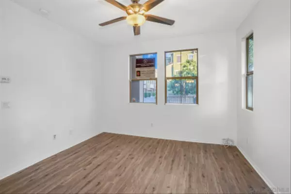 Chula Vista, CA 91913,1884 Aquamarine Ct #8