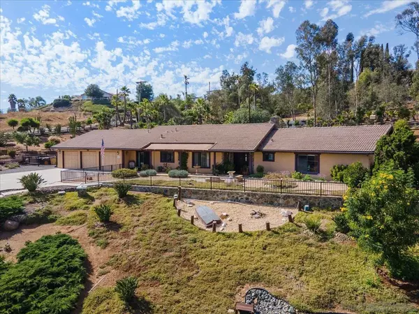 1204 Starview Dr, Vista, CA 92084