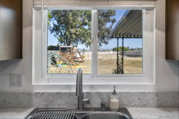 Ramona, CA 92065,1648 H St