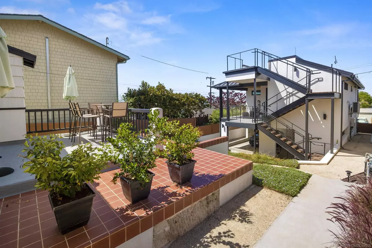 San Diego, CA 92107,4526 Cape May Ave