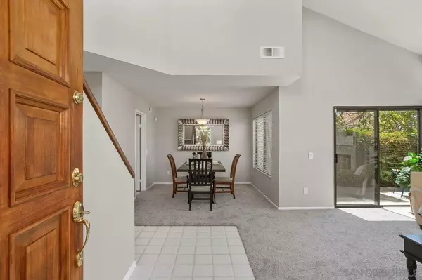 Encinitas, CA 92024,2056 Coolngreen Way