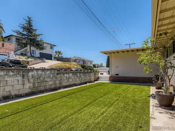 La Mesa, CA 91942,4718 Lee Ave