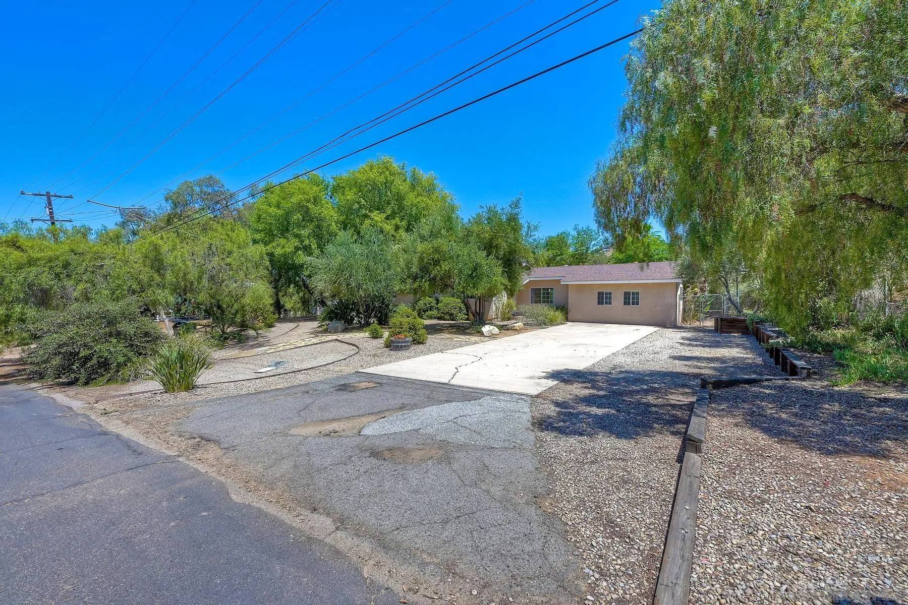 Poway, CA 92064,13946 HUMO DRIVE