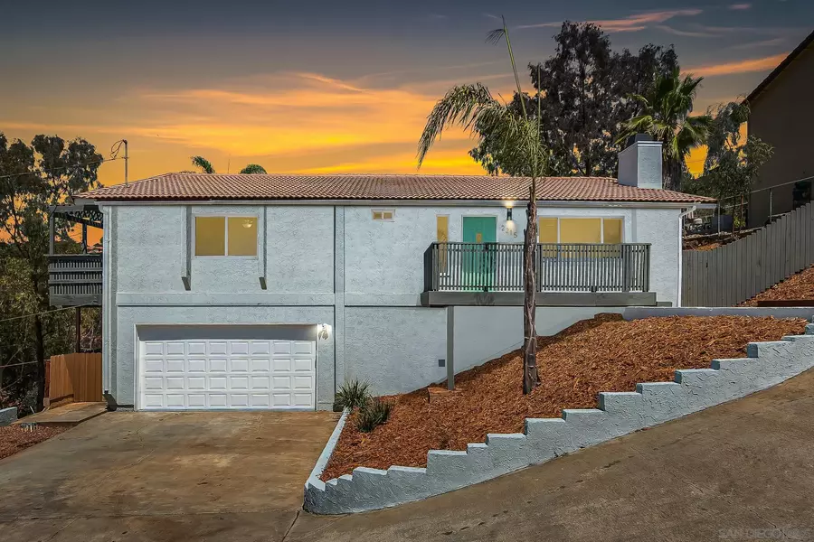 2215 Monaghan Ct, Spring Valley, CA 91977