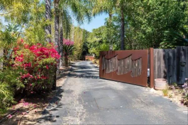 Encinitas, CA 92024,1144 Crest Dr