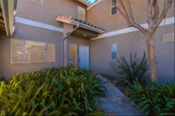 1350 Palomar Pl, Vista, CA 92084