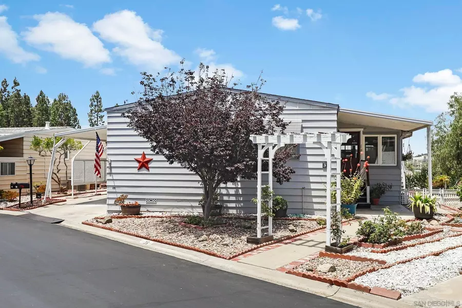 2130 Sunset Dr #SPC 36, Vista, CA 92081