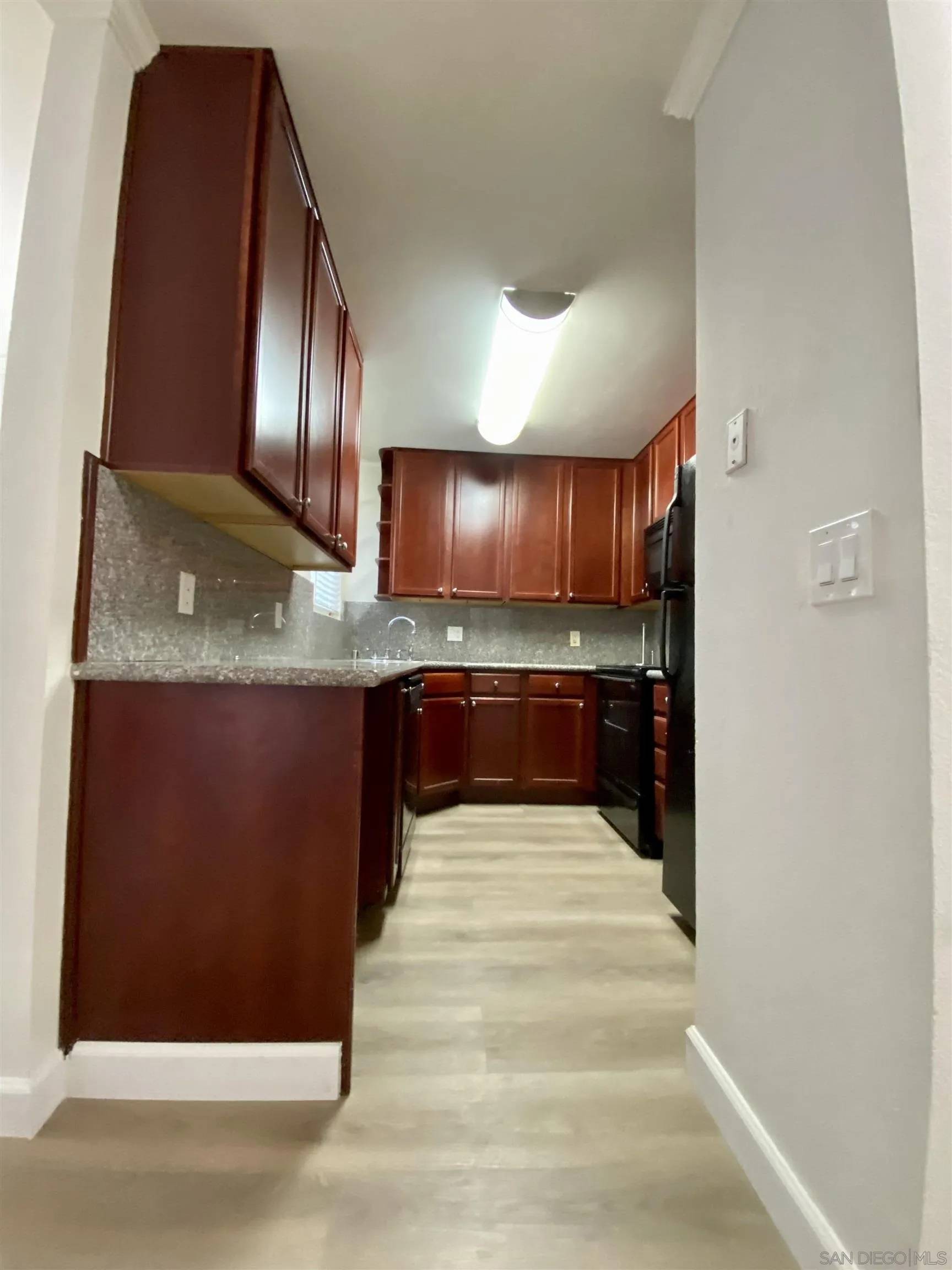 El Cajon, CA 92020,1280 W Main Street ##27