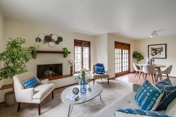 8694 Villa La Jolla Dr #1, La Jolla, CA 92037