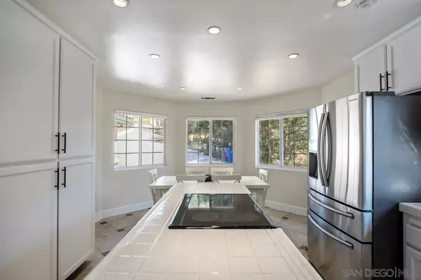Fallbrook, CA 92028,1071 Overbrook Ln