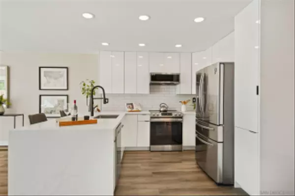 Del Mar, CA 92014,517-19 Camino del Mar