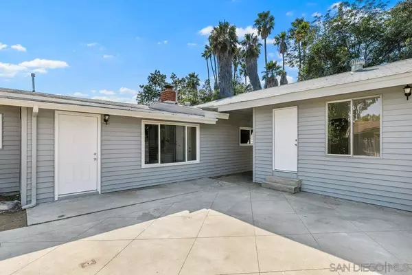 Vista, CA 92083,986 Phillips St
