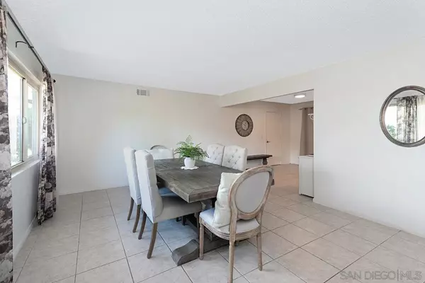 Poway, CA 92064,12715 Roca Grande Dr