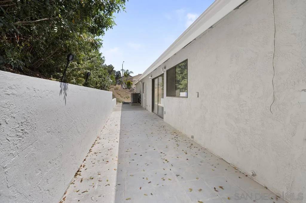 Poway, CA 92064,13316 Tarascan Dr