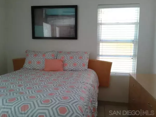 San Diego, CA 92110,2604-06 Juan St