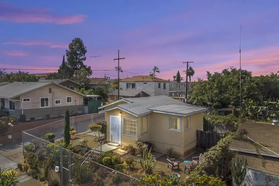 4528 Dwight St, San Diego, CA 92105