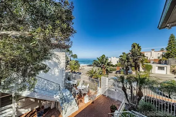 La Jolla, CA 92037,215 Bonair St #10
