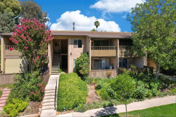 9175 Campina Dr. #6, La Mesa, CA 91942